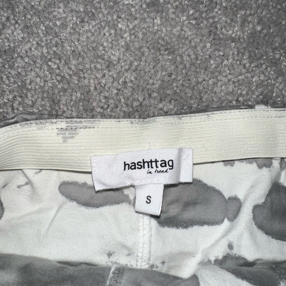 Grey Print Mini Skirt - Picture 3 of 4